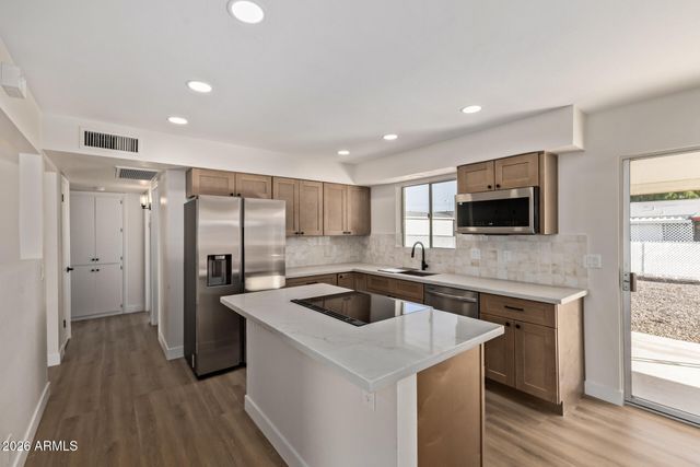 5325 E DES MOINES Street, Mesa, AZ 85205