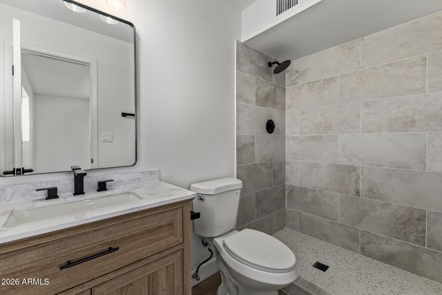 5325 E DES MOINES Street, Mesa, AZ 85205