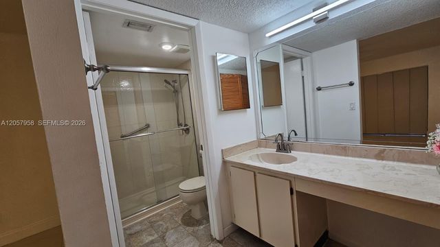9850 NW 3rd Court 2, Plantation, FL 33324