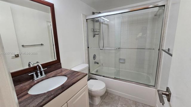 9850 NW 3rd Court 2, Plantation, FL 33324