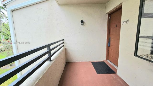 9850 NW 3rd Court 2, Plantation, FL 33324