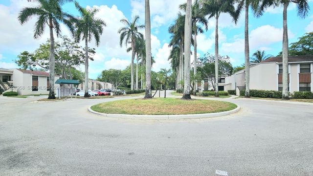 9850 NW 3rd Court 2, Plantation, FL 33324