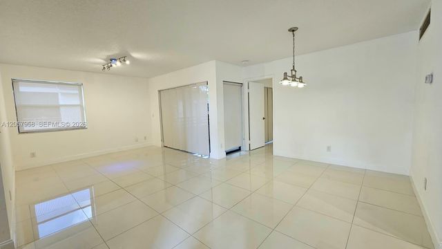 9850 NW 3rd Court 2, Plantation, FL 33324