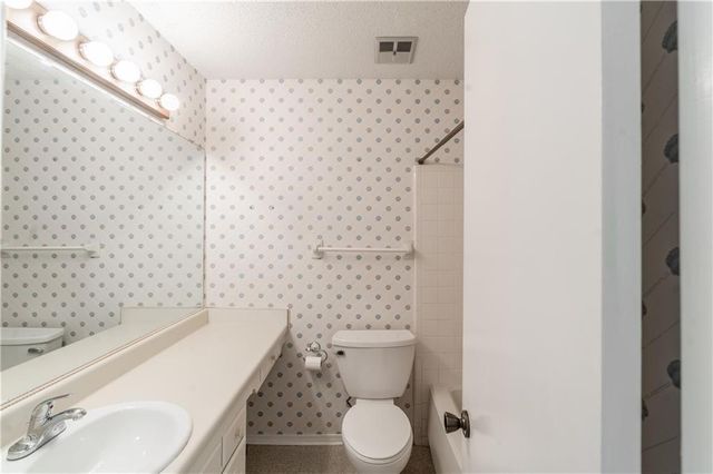 9751 Pine Knoll Road, Mobile, AL 36608