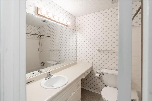 9751 Pine Knoll Road, Mobile, AL 36608