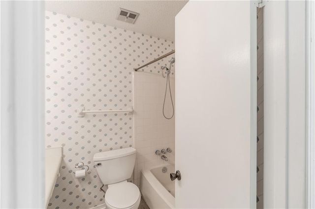 9751 Pine Knoll Road, Mobile, AL 36608