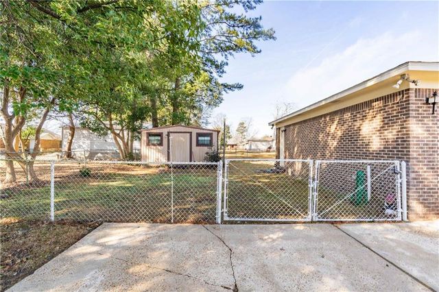 9751 Pine Knoll Road, Mobile, AL 36608