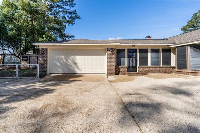 9751 Pine Knoll Road, Mobile, AL 36608