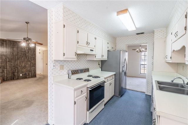 9751 Pine Knoll Road, Mobile, AL 36608