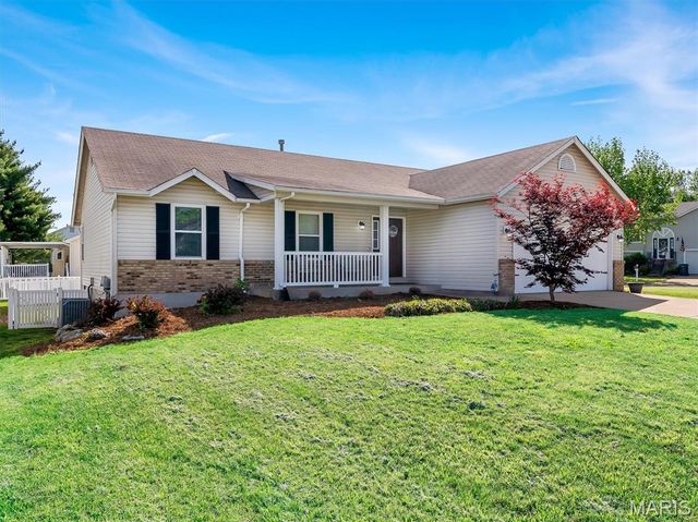 1 Questover Court, St Peters, MO 63376