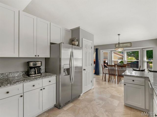 1 Questover Court, St Peters, MO 63376