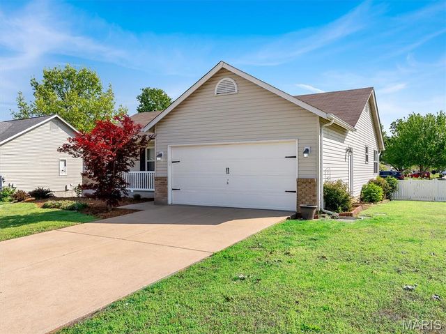 1 Questover Court, St Peters, MO 63376