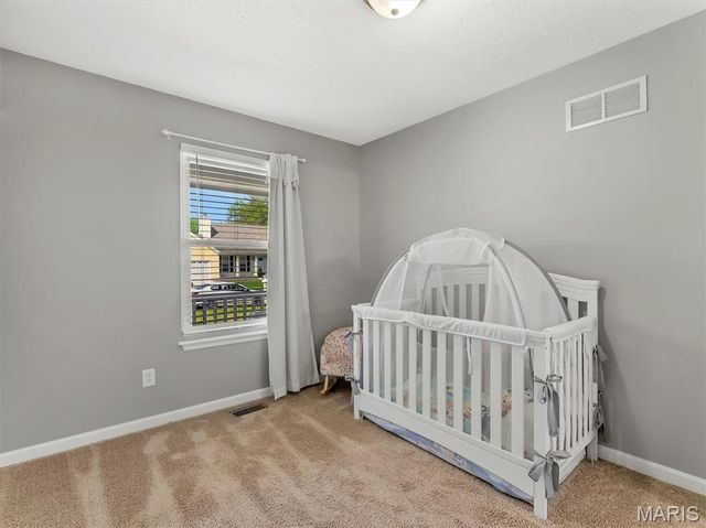 1 Questover Court, St Peters, MO 63376