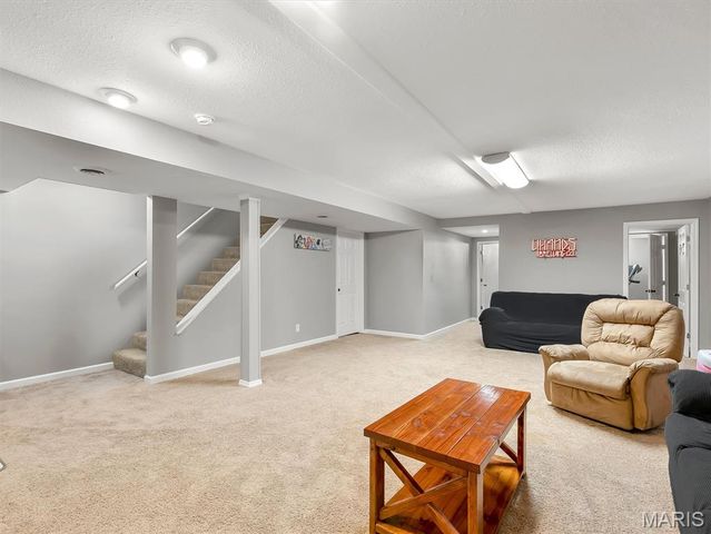 1 Questover Court, St Peters, MO 63376
