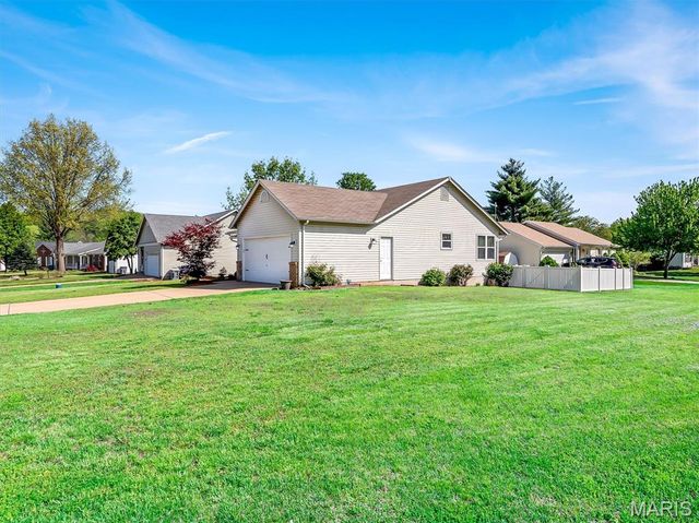 1 Questover Court, St Peters, MO 63376