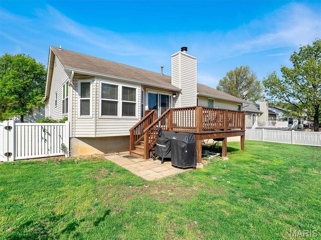 1 Questover Court, St Peters, MO 63376