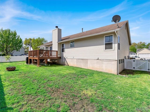 1 Questover Court, St Peters, MO 63376