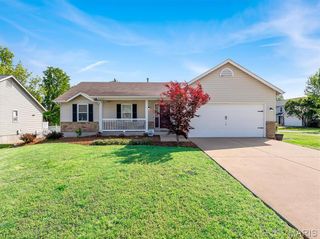 1 Questover Court, St Peters, MO 63376
