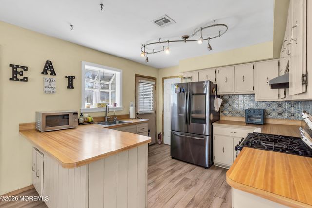 417 Anchor Avenue, Beachwood, NJ 08722