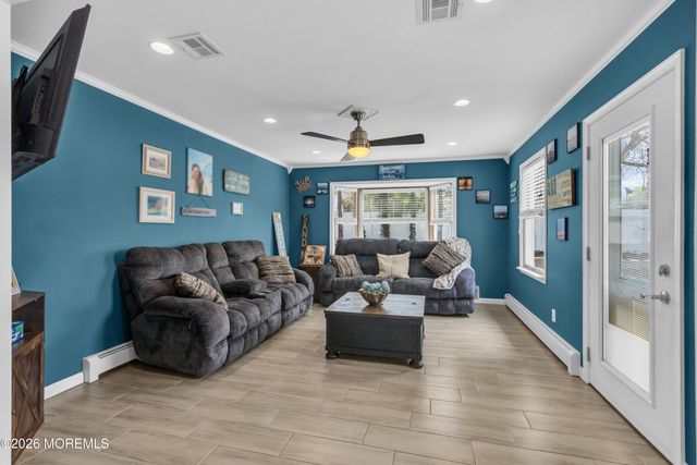 417 Anchor Avenue, Beachwood, NJ 08722