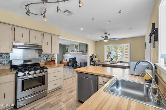 417 Anchor Avenue, Beachwood, NJ 08722