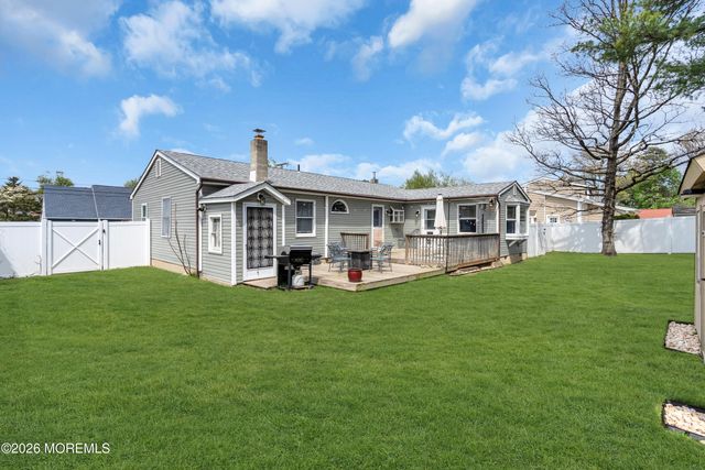 417 Anchor Avenue, Beachwood, NJ 08722