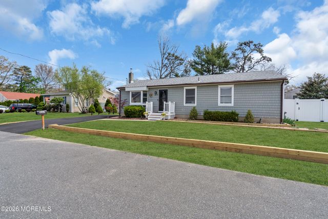417 Anchor Avenue, Beachwood, NJ 08722