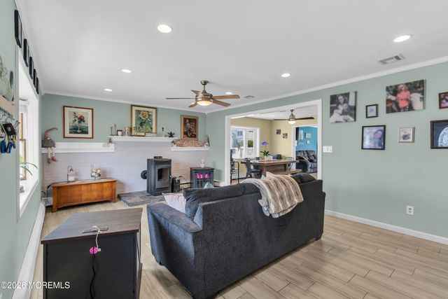 417 Anchor Avenue, Beachwood, NJ 08722