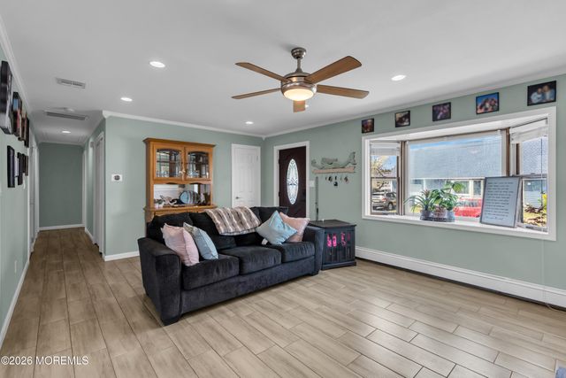 417 Anchor Avenue, Beachwood, NJ 08722