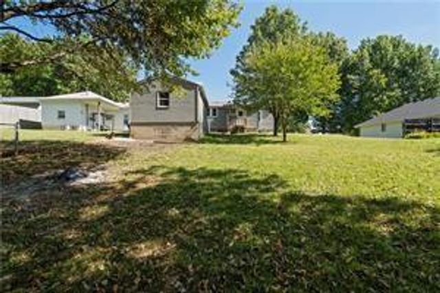 15309 E Mayes Road, Independence, MO 64050