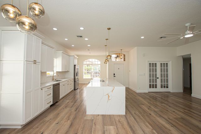 10881 LA SALINAS Circle, Boca Raton, FL 33428