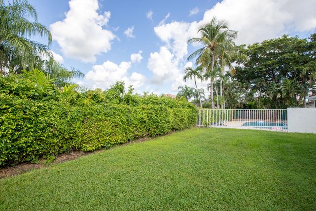 10881 LA SALINAS Circle, Boca Raton, FL 33428