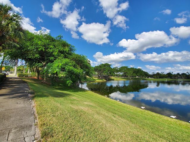 10881 LA SALINAS Circle, Boca Raton, FL 33428