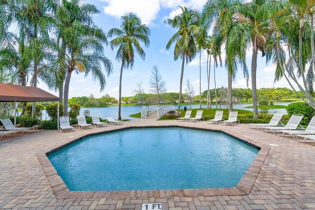 10881 LA SALINAS Circle, Boca Raton, FL 33428