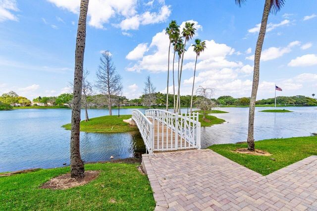 10881 LA SALINAS Circle, Boca Raton, FL 33428