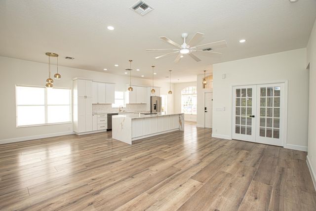 10881 LA SALINAS Circle, Boca Raton, FL 33428
