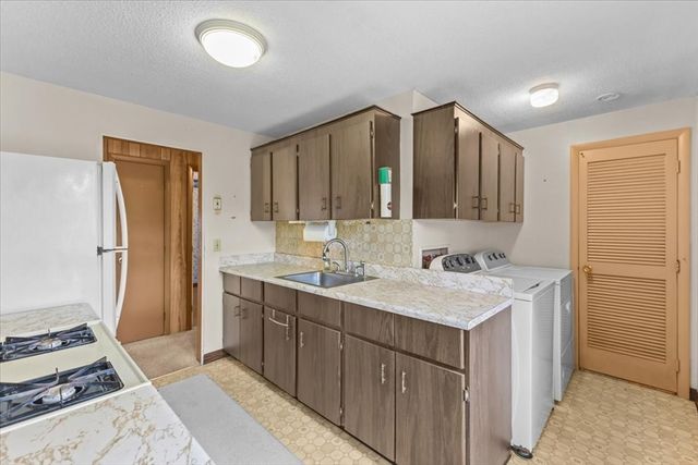 5 Samosett Dr, Dartmouth, MA 02748