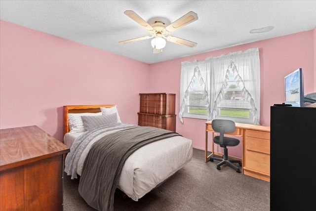 5 Samosett Dr, Dartmouth, MA 02748