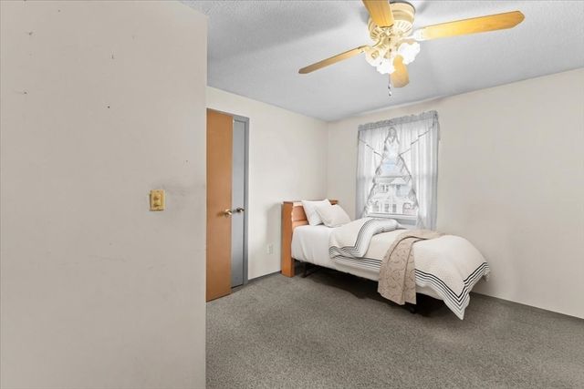 5 Samosett Dr, Dartmouth, MA 02748