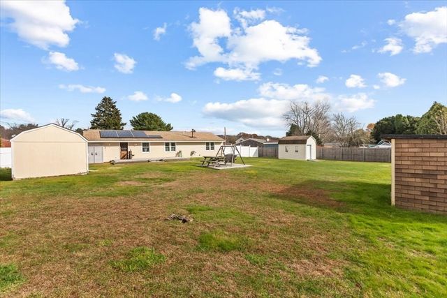 5 Samosett Dr, Dartmouth, MA 02748