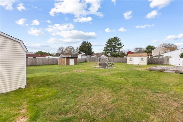 5 Samosett Dr, Dartmouth, MA 02748