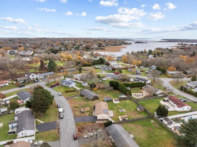 5 Samosett Dr, Dartmouth, MA 02748