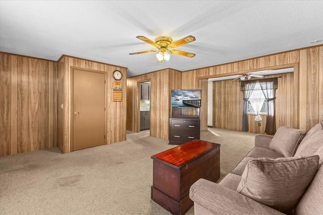 5 Samosett Dr, Dartmouth, MA 02748