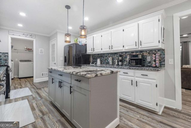 2390 Stone Drive SW, Lilburn, GA 30047