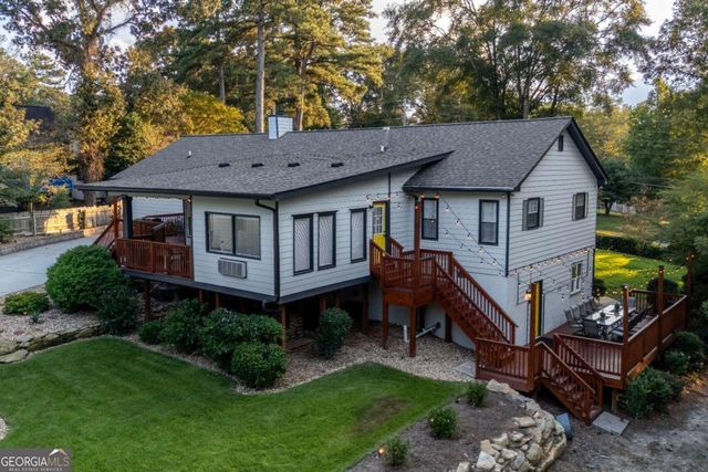 2390 Stone Drive SW, Lilburn, GA 30047