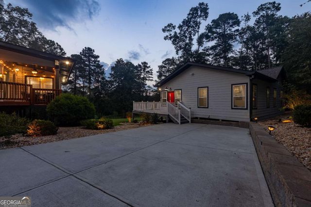 2390 Stone Drive SW, Lilburn, GA 30047