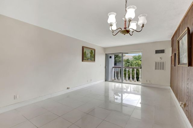 148 Yacht Club Drive 5, North Palm Beach, FL 33408
