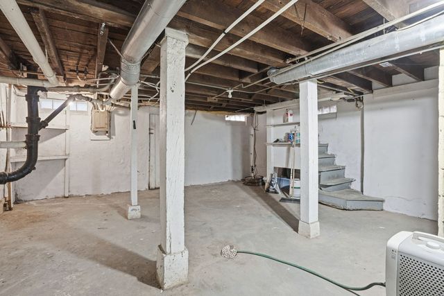 1324 Marquette Street, Davenport, IA 52804