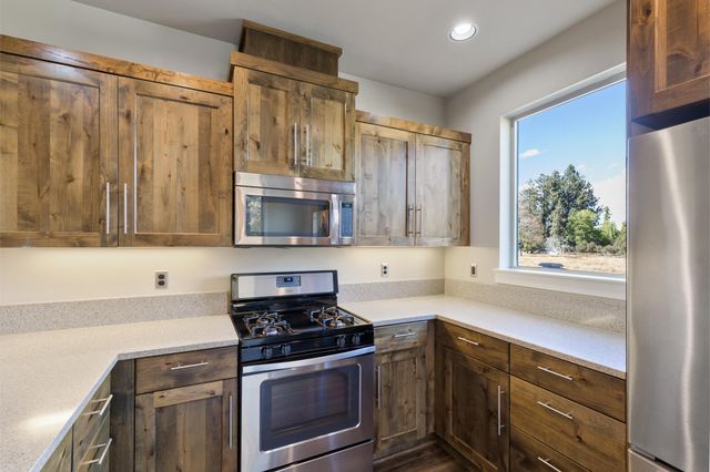 748 NE Vail Lane, Bend, OR 97701