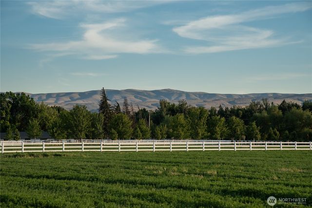 2 A Look Road, Ellensburg, WA 98926